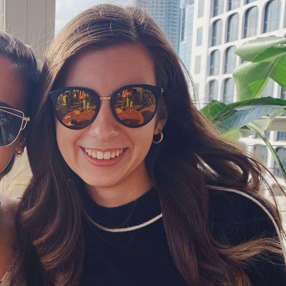 Meet your Posher, Isabel - Picture 1 of 1